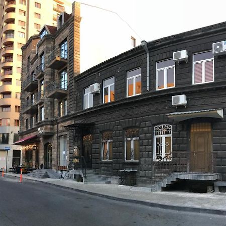 Apartment By Family Hotel 耶烈万 外观 照片